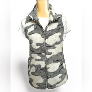 Dylan Woman’s Black, Cream/White Camo Style  Polyester (faux fur) Vest Small